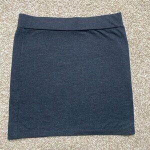 Stretchy mini skirt